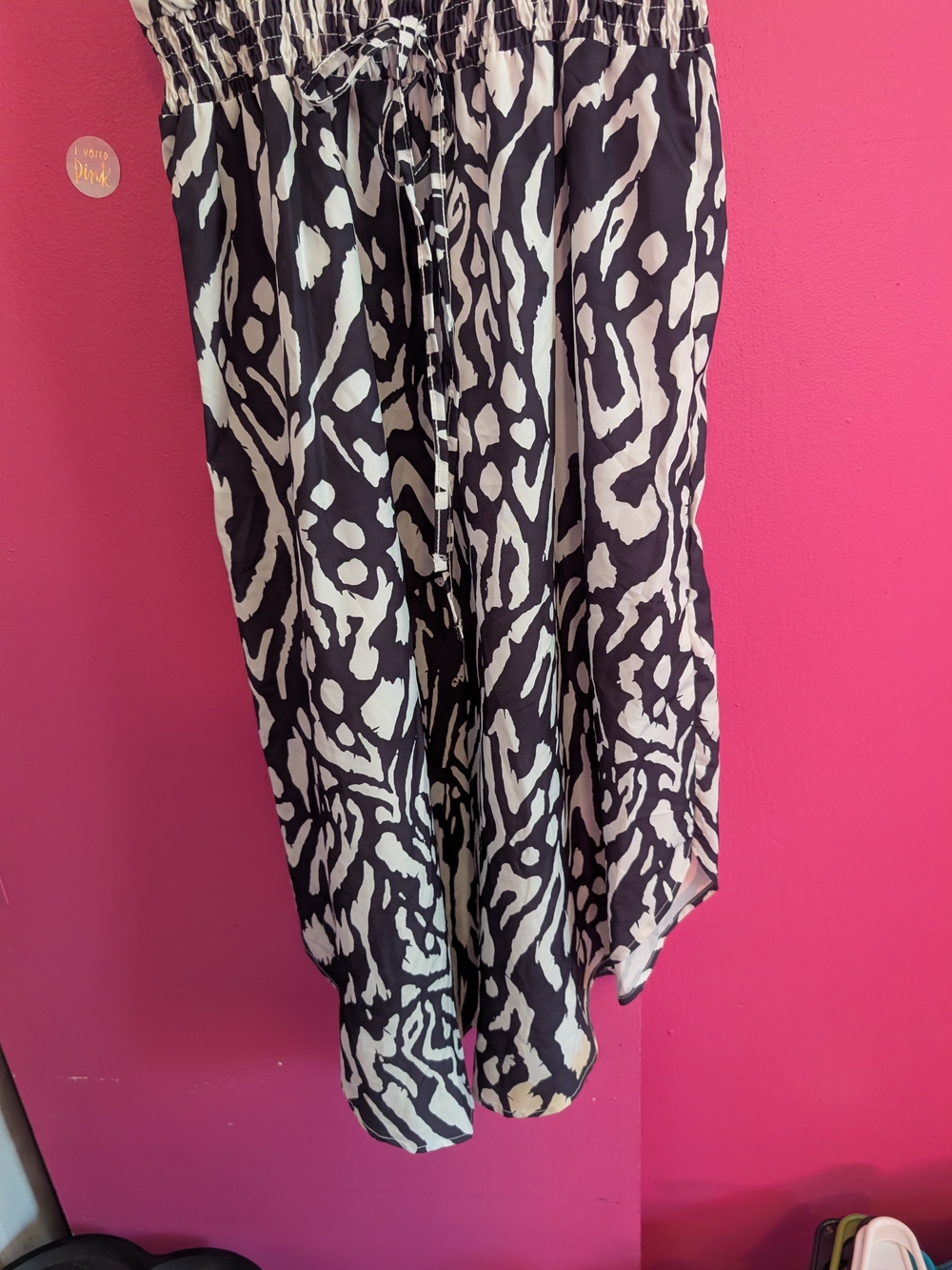 Black & White Animal Print Spaghetti-Strap Ladies Dress - Picture 3 of 4